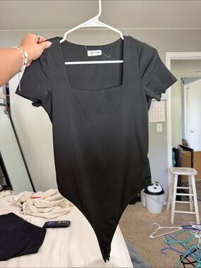 Love Olive Co. Black Square Neck Short Sleeve Bodysuit - Fitted Style